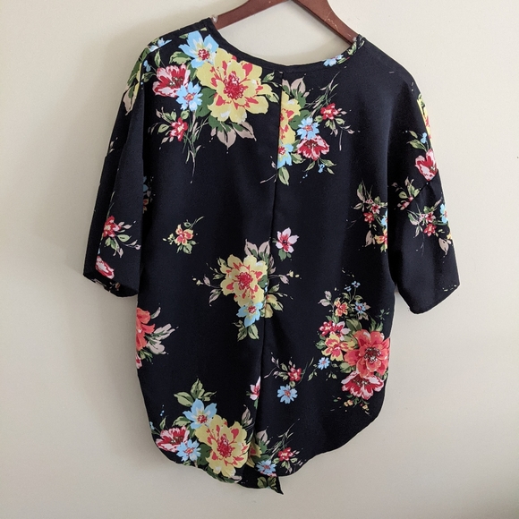 My Story BEAUTIFUL floral Top - Picture 8 of 8